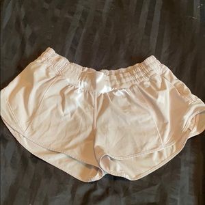Lululemon hotty hot shorts 2.5